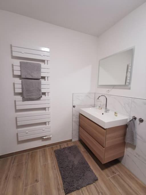 95qm Dachgeschoss Fuer 1 Bis 4 Personen Apartment
